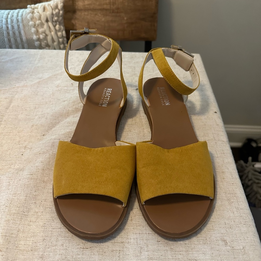 Yellow sandals, worn twice. Size 8. Great condition!